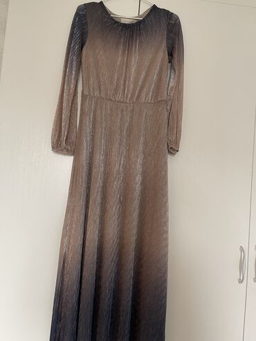 без рукава: Вечернее платье, Длинная модель, С рукавами, XL (EU 42)