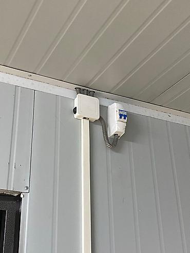 Аренда складов и мастерских: Модульный контейнер серого цвета с белой отделкой. Оснащен дверью и at lalafo.kg — 18 Аренда складов и мастерских: Модульный контейнер серого цвета с белой отделкой. Оснащен дверью и — 18