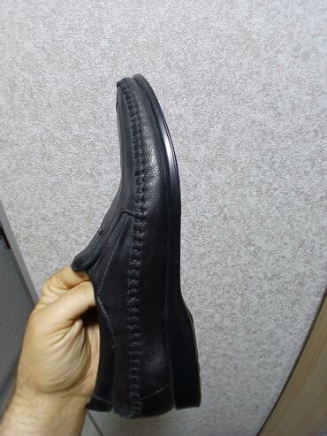 Ayaqqabılar: FORELLI FIRMASI YENIDI ISTIFADE OLUNMAYIB OLCU 46_47 GEDIR BOYUK