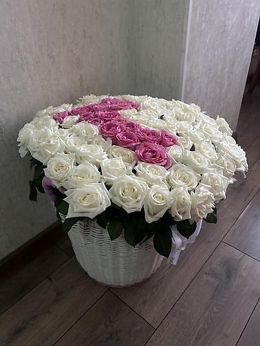 Большая корзина с розами