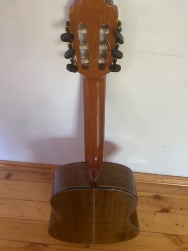 Klassik gitaralar: Klassik gitara, İşlənmiş, Ünvandan götürmə, Ödənişli çatdırılma -da lalafo.az — 9 Klassik gitaralar: Klassik gitara, İşlənmiş, Ünvandan götürmə, Ödənişli çatdırılma — 9