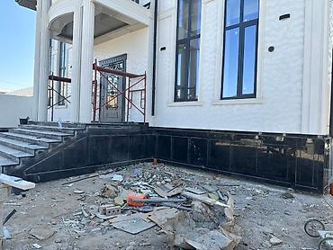 белый мрамор: Облицовка цоколя и крыльца натуральным камнем - Материал — 2