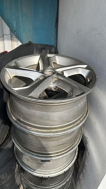 tesla 3: Литые Диски R 17 Hyundai, отверстий - 5, Б/у — 3