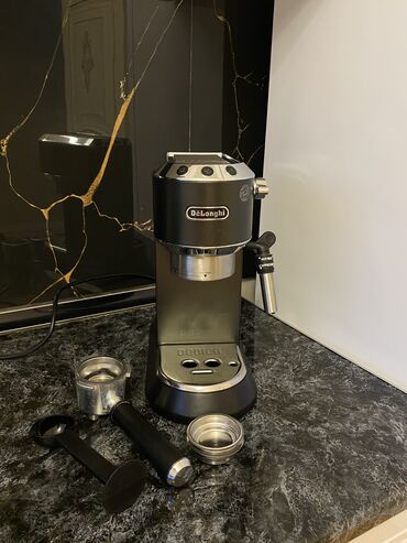 ikinci el aspirator: Qəhvəbişirən DeLonghi, yeni kimidir, hər bir ləvazımatı üstündədir