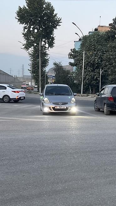 highlander 2020: Honda Fit: 2005 г., 1.3 л, Механика, Бензин, Хэтчбэк — 6