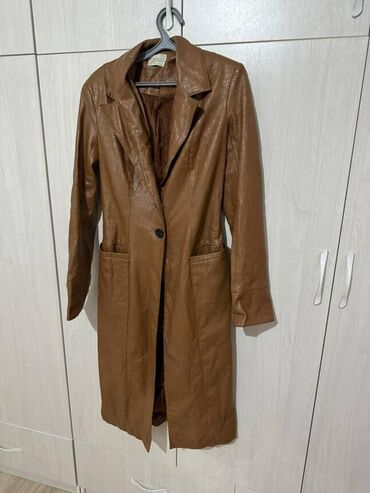 loreta пальто: Длинное женское пальто из искусственной кожи Bonnitto Collection