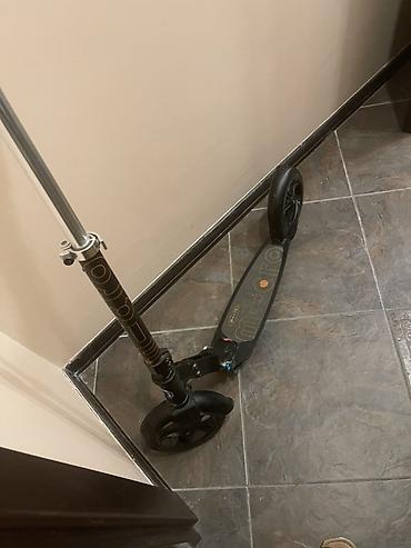 Samokatlar: Micro Black Interlock şəhər skuter - Rəng: qara - İstehsalçı — 10