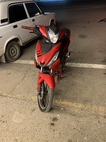 horizon təkər: Sport üslubunda skuter/moped - Rəng: qırmızı-qara, aqressiv sport — 1