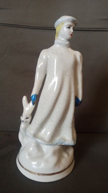 Əntiq qablar: Antik dekor kolleksiyası – 4 ədəd 1) Emallı metal fincan altlıq/şüşə — 29