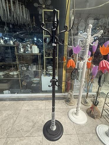 balı: Metal asqılı paltar askısı – döşəmə tipli - Rəng: qara - Material — 1