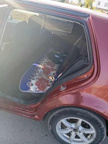 Volkswagen: Volkswagen Golf: 1998 г., 1.6 л, Механика, Бензин, Хэтчбэк — 5