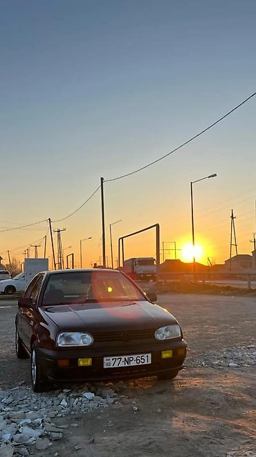 masin sat: Volkswagen Golf: 1.8 l | 1997 il Hetçbek — 1