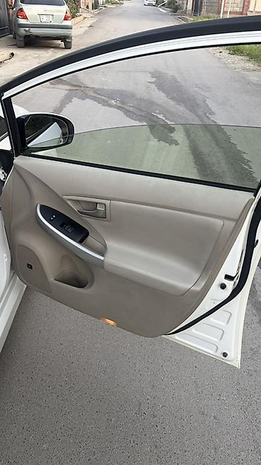 Toyota: Toyota Prius: 2012 г., Гибрид, Хэтчбэк — 13