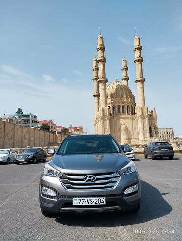 zapı maşın: Hyundai Santa Fe modelinin bu boz rəngli SUV avtomobili geniş ailələr