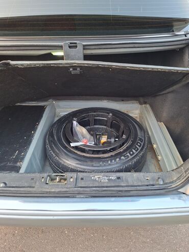 Mercedes-Benz: Mercedes-Benz E-Class: 2.8 l | 1997 il Sedan — 1