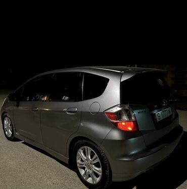 без первоначального взноса машина: Honda Fit: 2010 г., 1.5 л, Автомат, Бензин