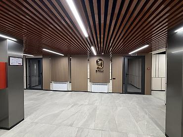 Аренда офисов: Аренда офисов, 108 м², В бизнес центре, С видом на горы, 1 линия, С отдельным входом — 10