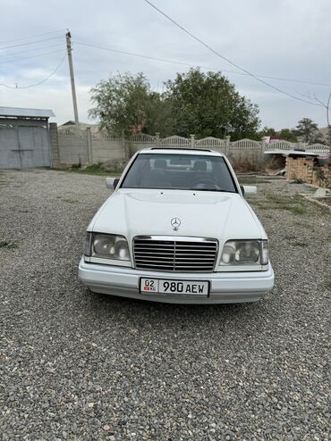 ява мото: Mercedes-Benz E 220: 1994 г., 2.2 л, Автомат, Бензин, Седан