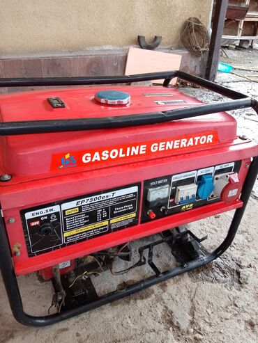 Генераторы: Продаю генератор 3х фазный, 220-380v. мощность 5kw. почти новый мало