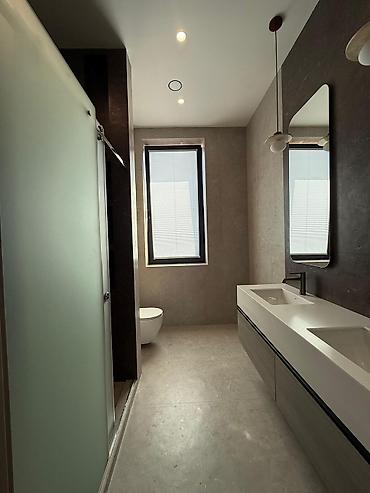 Продажа коттеджей и домов: Продаётся новый 6-комнатный дом в районе Байтик Площадь: 300 м² — 22