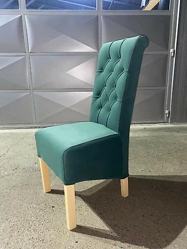 Stilske stolice: Tapacirane trpezarijske stolice sa visokim naslonom - Dizajn — 5