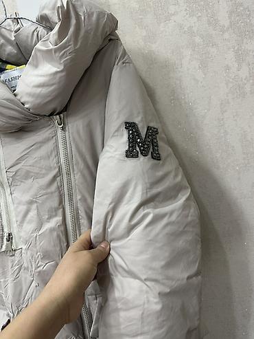 пуховик max mara: Зима Объемный женский пуховик-парка цвета светлый беж/песочный — 4