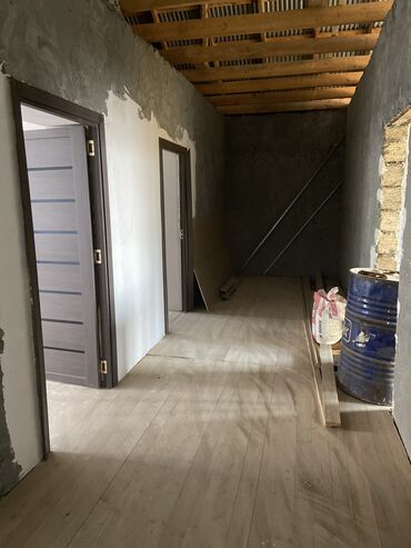 gence heyet evi: 3 otaqlı, 100 kv. m, Təmirsiz
