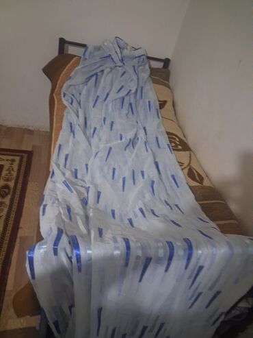 Pərdə və tüllər: 20 yə yaxın pərdə var, hamısını alana 50% endirim olacaq, cürbəcür — 13