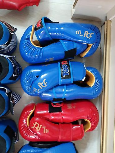 Шлемы: Экипировка для таэквондо/кикбоксинга TOP TEN (ITF) Состав набора: - — 2