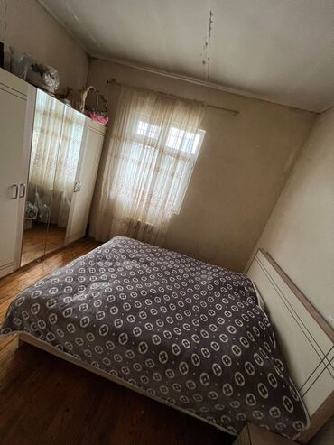 Uzunmüddətli kirayə mənzillər: Xətai rayonu Ag şəhərdə yerləşən ümumi sahəsi 120 kv,m olan,3 otaqlı — 8