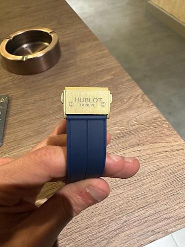 aple saat: Hublot Geneve saatı – qızılı tonlu “Sang Bleu” üslubunda korpus və — 2
