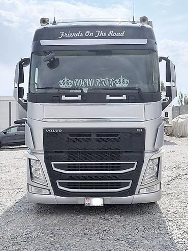 хова 2020: Тягач, Volvo, 2015 г., Тентованный — 1