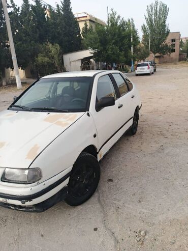 Volkswagen: Volkswagen Polo: 1.6 l | 1996 il Sedan