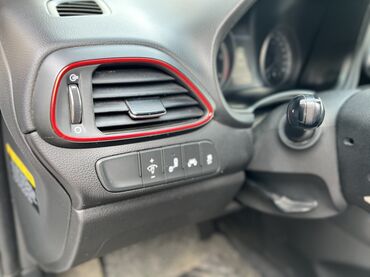 Hyundai: Hyundai i30: 2018 г., 1.6 л, Автомат, Дизель, Хэтчбэк — 7