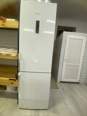двух камерный холодилник: Холодильник Hotpoint Ariston, Б/у, Двухкамерный, 60 * 195 *