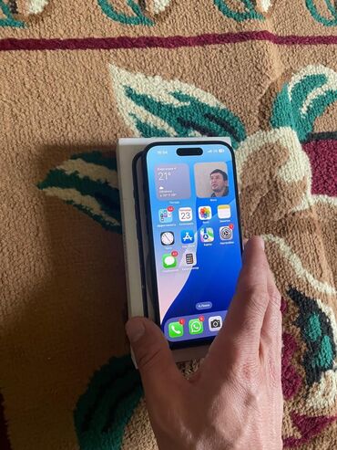 Apple iPhone: IPhone 15, Б/у, 128 ГБ, Черный, Зарядное устройство, Защитное стекло, Чехол, 86 %