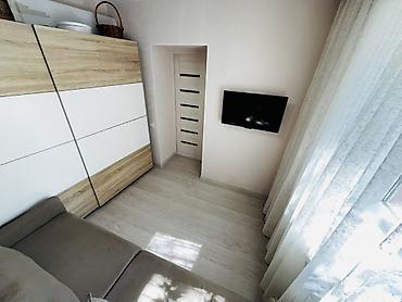 Продажа коттеджей и домов: Дом с участком и внутренним благоустройством. - Территория: забор по — 10