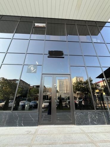Дүкөндөр: Ижарага берем Дүкөн, Турак үйдө, 443 кв. м Иштеп жаткан, Жабдуулары менен, Ремонту менен, 1-сызык, Кондиционер, Кирүү өзүнчө