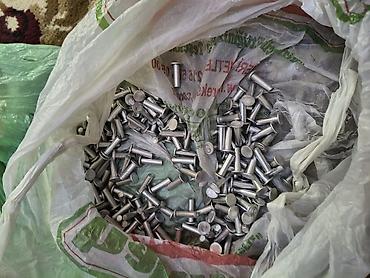 çekiç: Alüminium korpuslu hamar başlı pərçim (rivet) boltları – toplu — 1