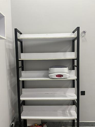 Rəflər: Hərəsinin öz qiyməti var. Satılır mebel və interyer dəsti: - 1 ədəd — 1