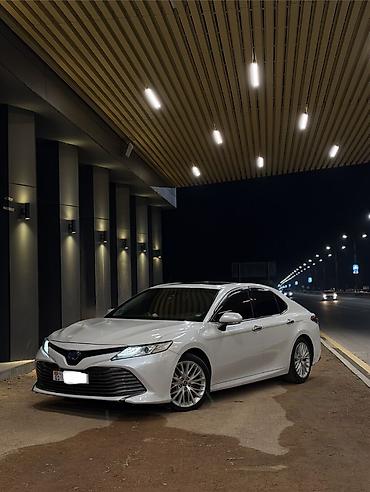 Toyota Camry: 2019 г., 2.5 л, Вариатор, Гибрид, Седан