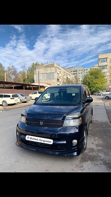Voyah: Toyota Voxy: 2004 г., 2 л, Вариатор, Бензин, Минивэн — 1