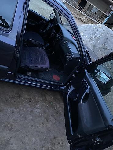 Volkswagen: Volkswagen Golf: 1994 г., 1.6 л, Механика, Бензин, Хэтчбэк — 13