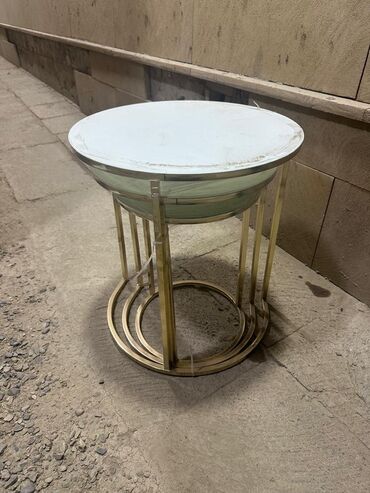 Masalar: Jurnal masası, Açılmayan, Şüşə, Yumru masa — 11