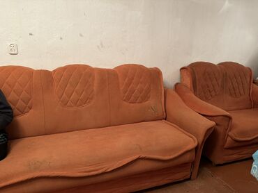 большой диван раскладной: Цвет - Оранжевый, Б/у