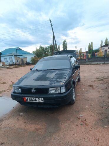 Volkswagen: Volkswagen Passat: 1990 г., 1.8 л, Механика, Бензин, Седан