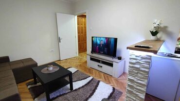 Kuće na prodaju: 35 kv. m, 2 sobe — 3