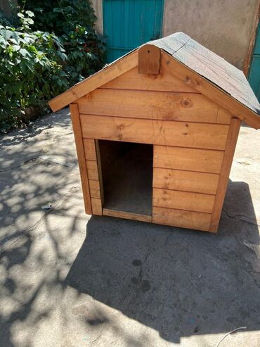 домик для собаки: Домик для собаки 🐕, размер метр на метр . Почти новая очень хороший