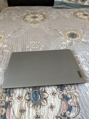 Modemlər və şəbəkə avadanlıqları: Lenovo noutbuk – gümüşü korpus, yüngül və nazik dizayn. Texniki