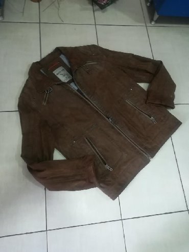 turske zimske jakne: Jakna čista koža
Vel L
Malo nošena
Očuvana
Placena 80 e